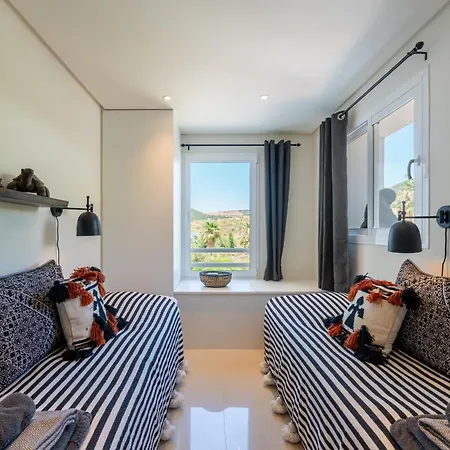Apartment Alcazaba Lagoon Estepona - Luxury Boho